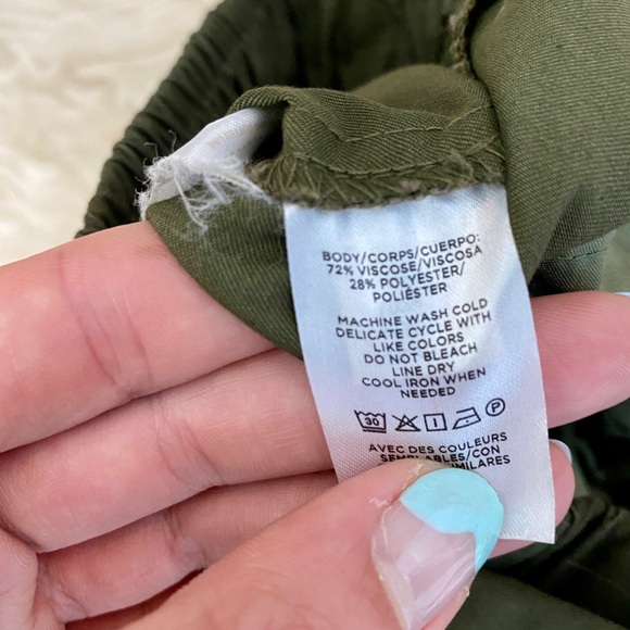 Ann Taylor Belted Army Green Ankle Length Pants - Picture 9 of 10